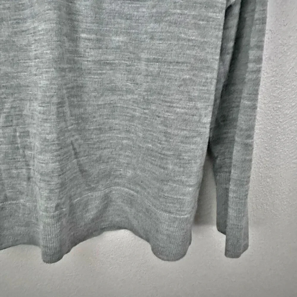 BANANA REPUBLIC | Heather Gray Long Sleeve V-Neck Merino Wool Sweater | Medium‎